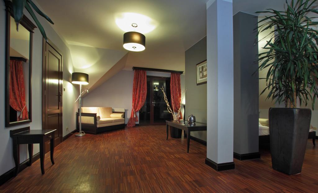 Maranello Villa ออตว็อค ภายนอก รูปภาพ